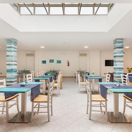 Hotel Il Riccio Porto Cesareo Kültér fotó