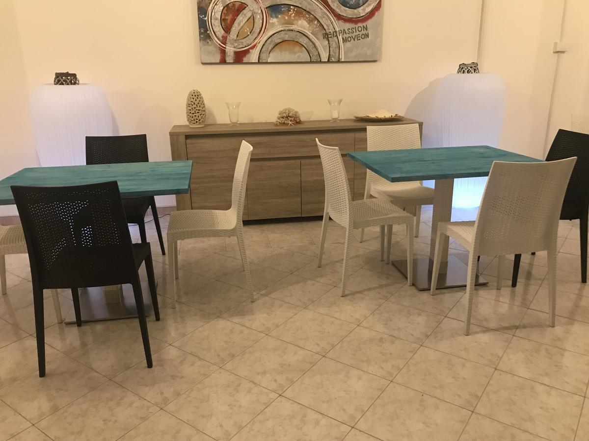 Hotel Il Riccio Porto Cesareo Kültér fotó