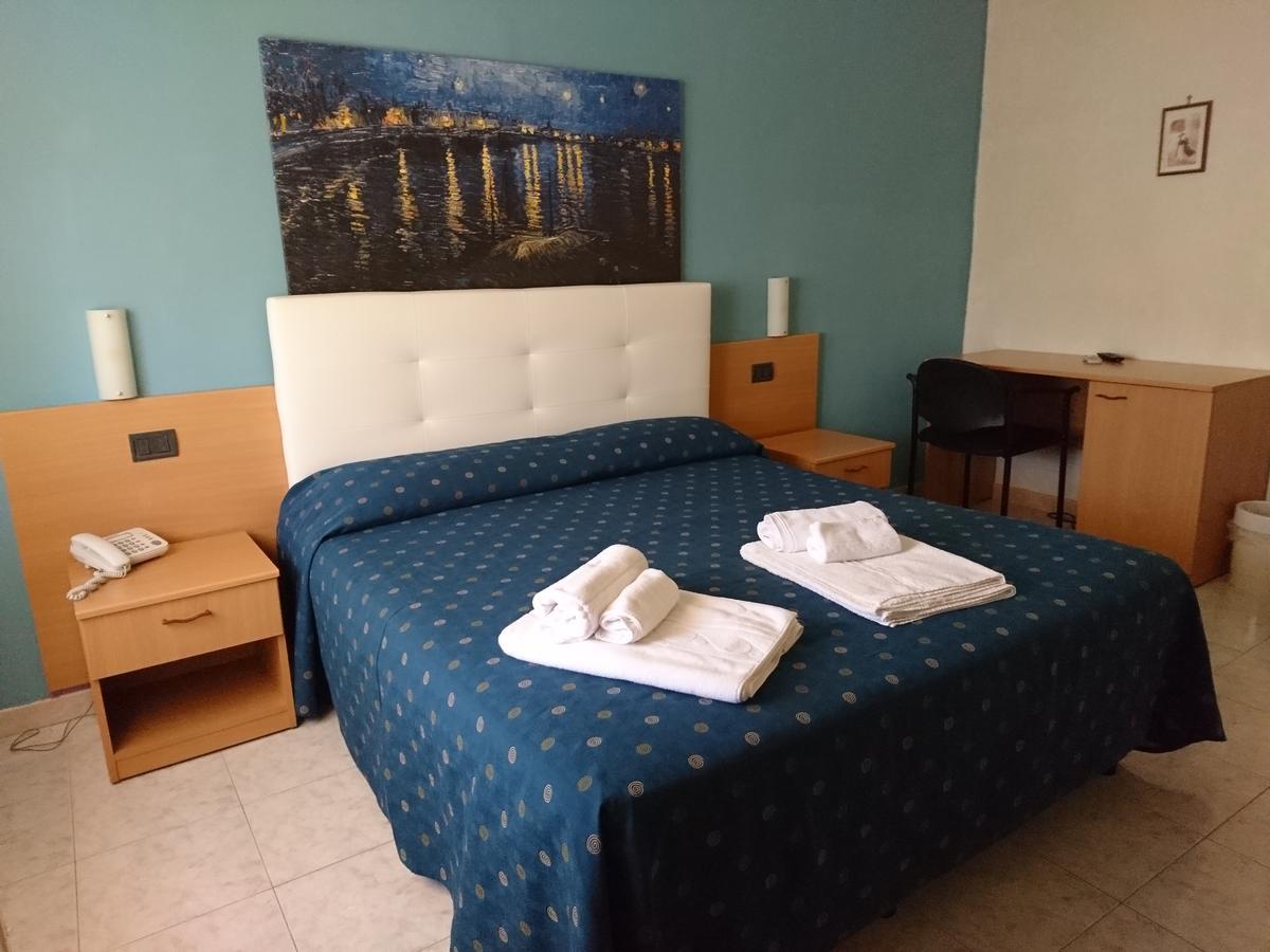 Hotel Il Riccio Porto Cesareo Kültér fotó