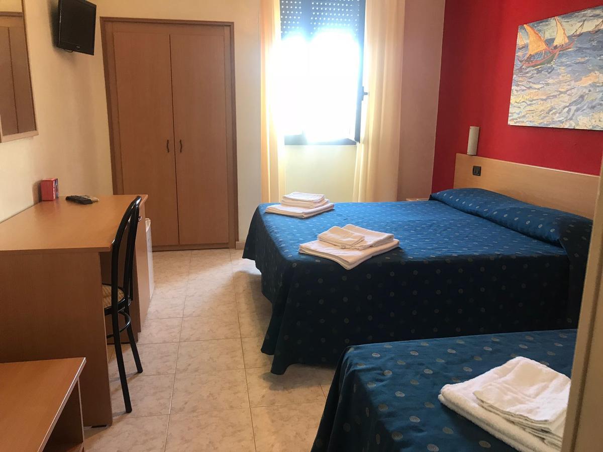 Hotel Il Riccio Porto Cesareo Kültér fotó