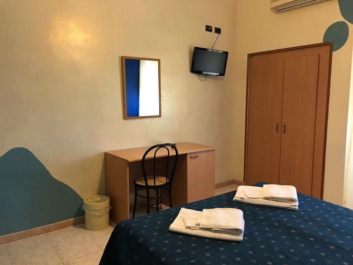 Hotel Il Riccio Porto Cesareo Kültér fotó