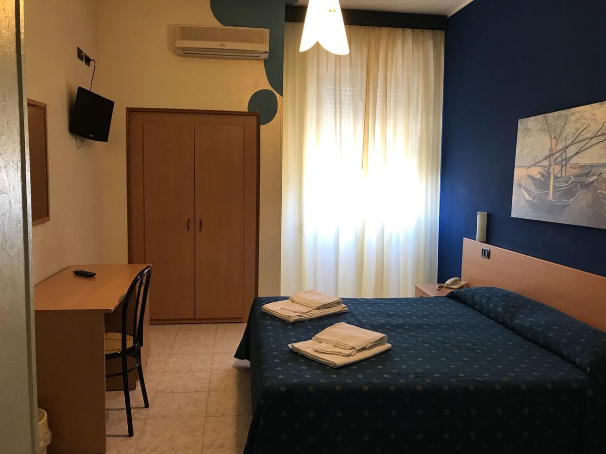 Hotel Il Riccio Porto Cesareo Kültér fotó