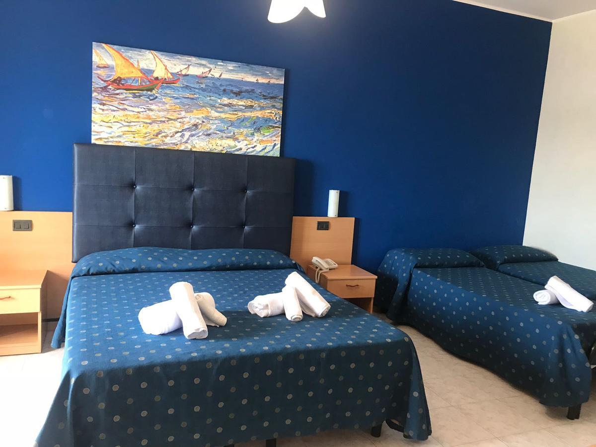 Hotel Il Riccio Porto Cesareo Kültér fotó