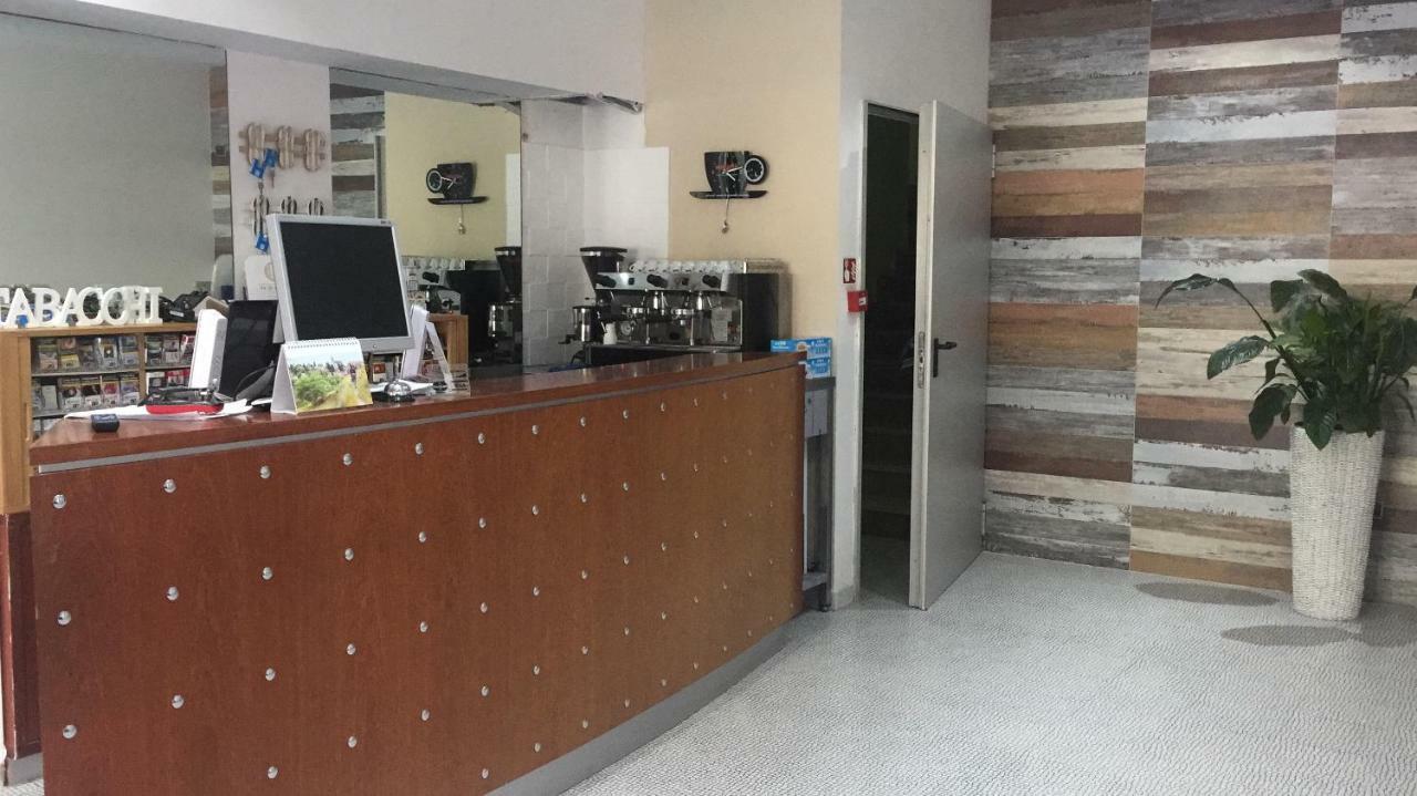 Hotel Il Riccio Porto Cesareo Kültér fotó